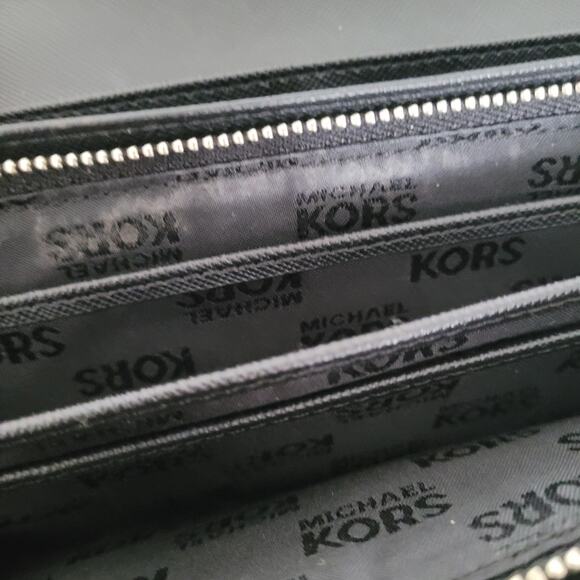 MICHAEL KORS MK Carryall Black Saffiano Leather Envelope Wallet Signature - Picture 6 of 11